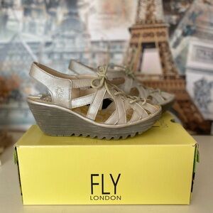 Fly London Borgogna Silver Lace Up Yapi Wedge Sandals Women's EU 38 US 7.5-8 NIB